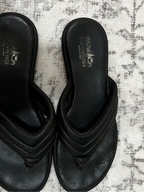 Coach flip flops